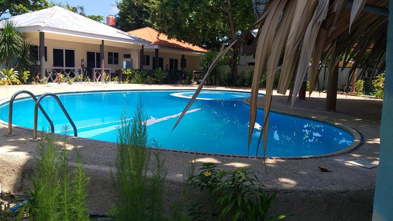 The Shark'S Tail Dive Center Otel Daanbantayan Dış mekan fotoğraf