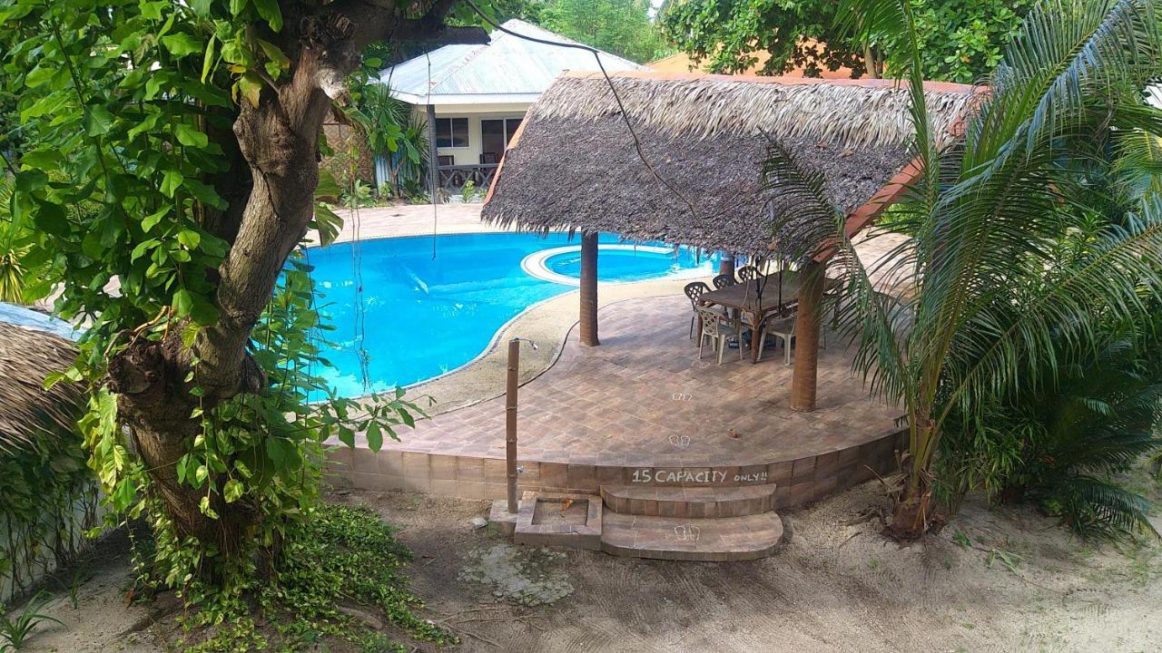 The Shark'S Tail Dive Center Otel Daanbantayan Dış mekan fotoğraf