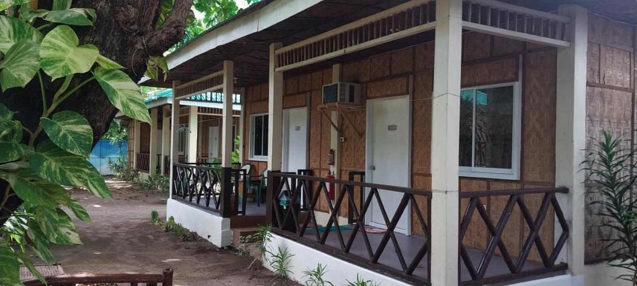 The Shark'S Tail Dive Center Otel Daanbantayan Dış mekan fotoğraf
